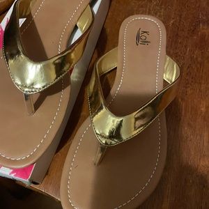 Gold flip flop